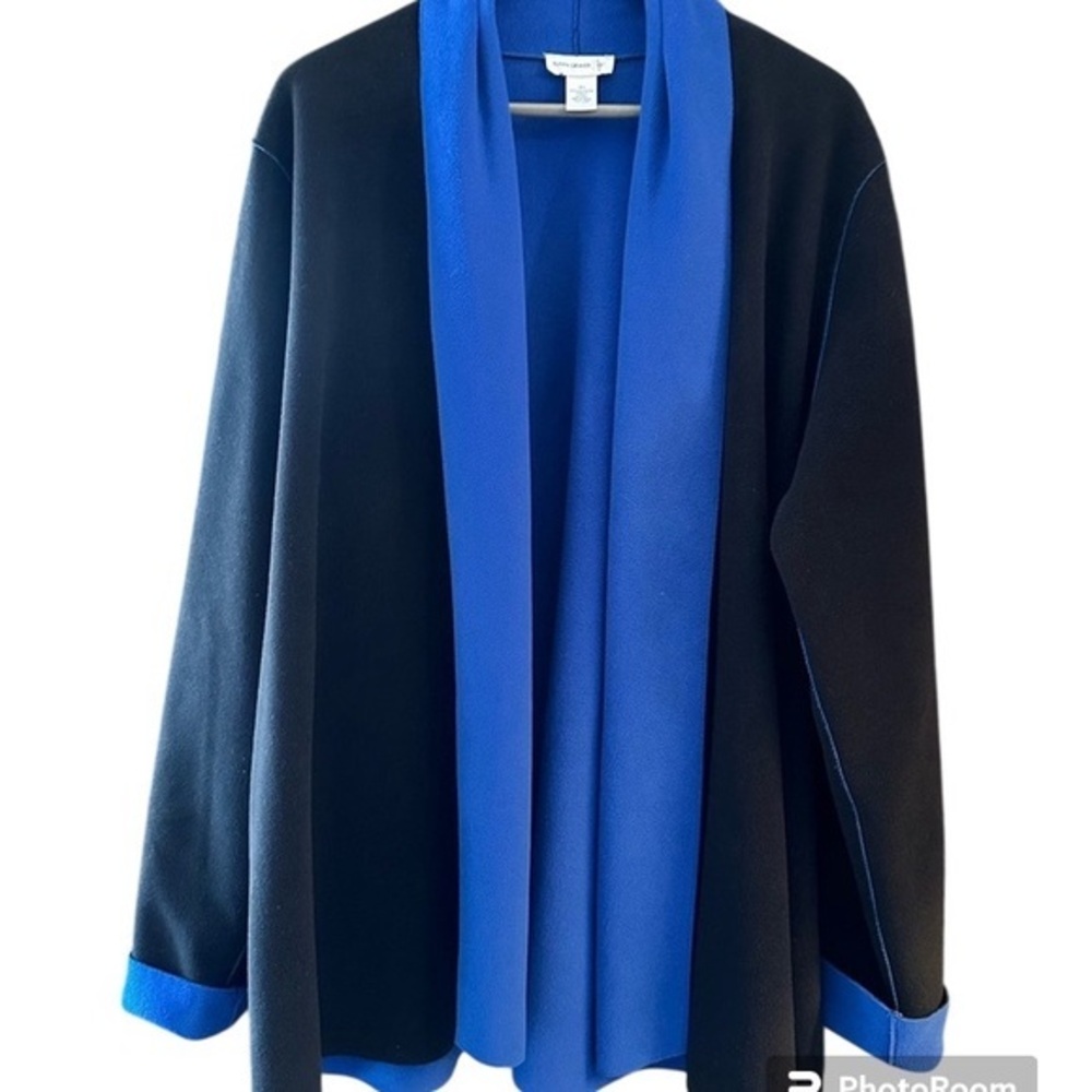 Susan Graver Reversible Fleece, XL Black/Royal Blue